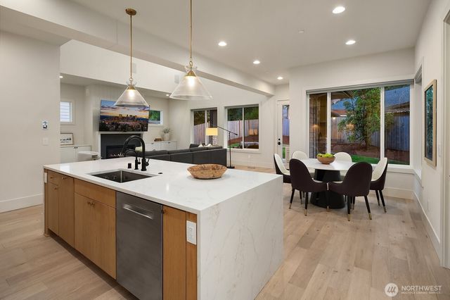 2009 166th Place NE, Bellevue, WA 98008