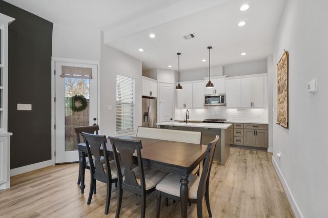 5361 Creekmont Oaks Lane, Houston, TX 77091