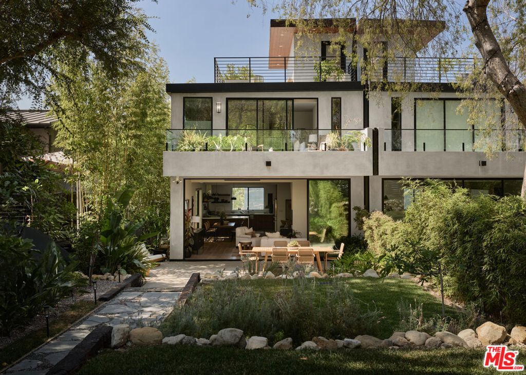 2917 1/2 Avenel Terrace, Los Angeles, CA 90039 — exterior