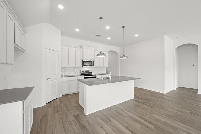 7716 Gatevine Avenue, Joshua, TX 76058