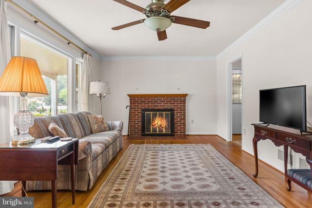 3 S HUGHES ST, Hamilton, VA 20158