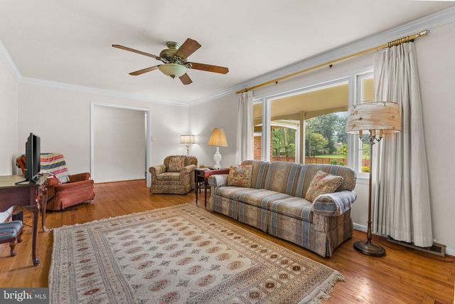 3 S HUGHES ST, Hamilton, VA 20158