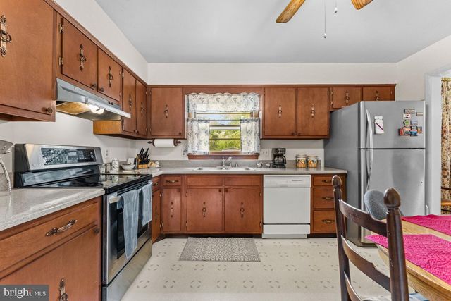 3 S HUGHES ST, Hamilton, VA 20158