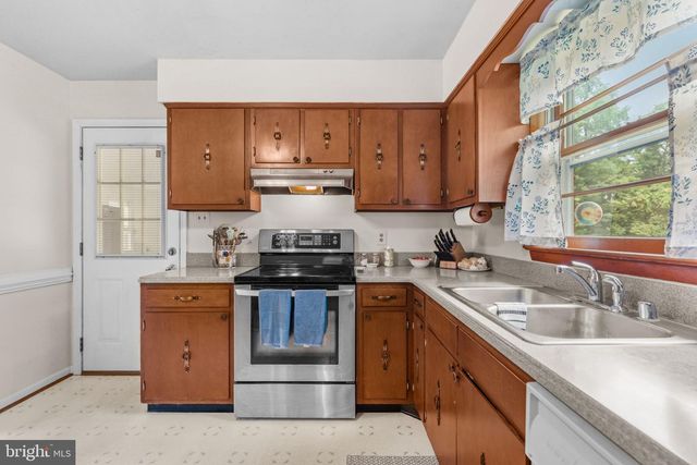 3 S HUGHES ST, Hamilton, VA 20158