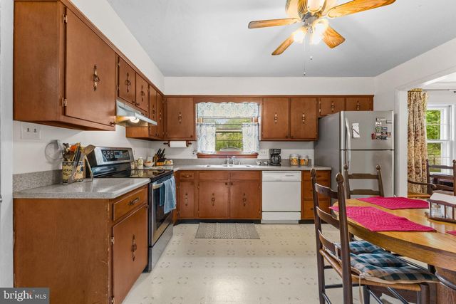 3 S HUGHES ST, Hamilton, VA 20158