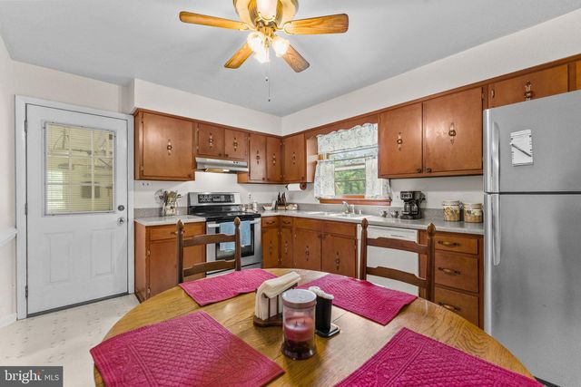 3 S HUGHES ST, Hamilton, VA 20158