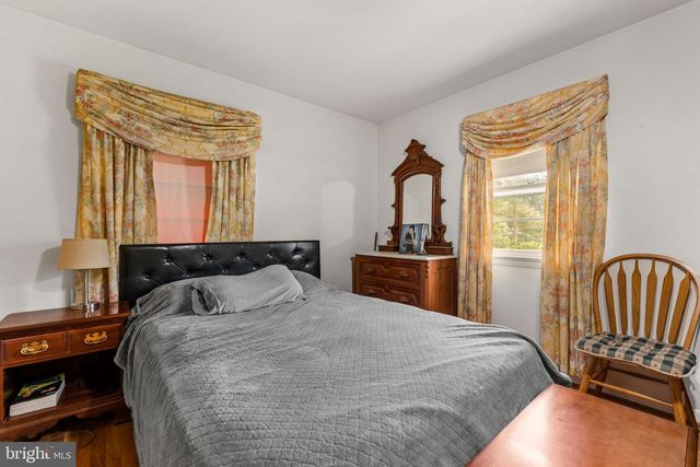 3 S HUGHES ST, Hamilton, VA 20158