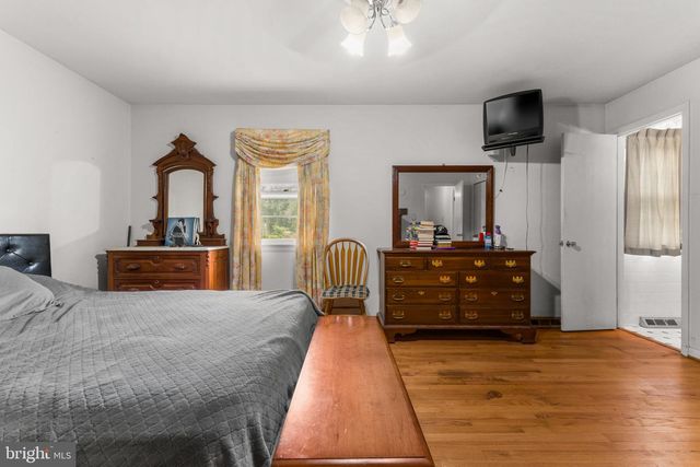 3 S HUGHES ST, Hamilton, VA 20158