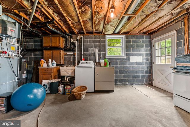 3 S HUGHES ST, Hamilton, VA 20158