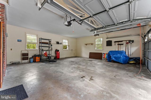 3 S HUGHES ST, Hamilton, VA 20158