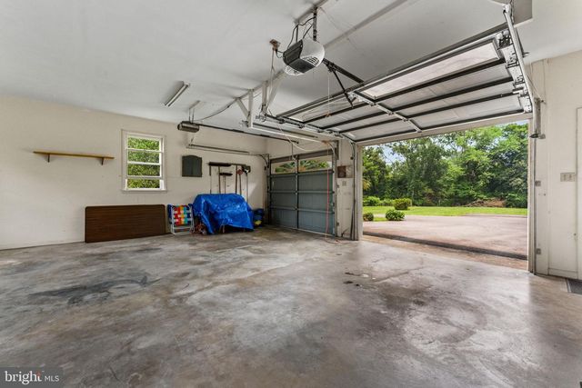 3 S HUGHES ST, Hamilton, VA 20158