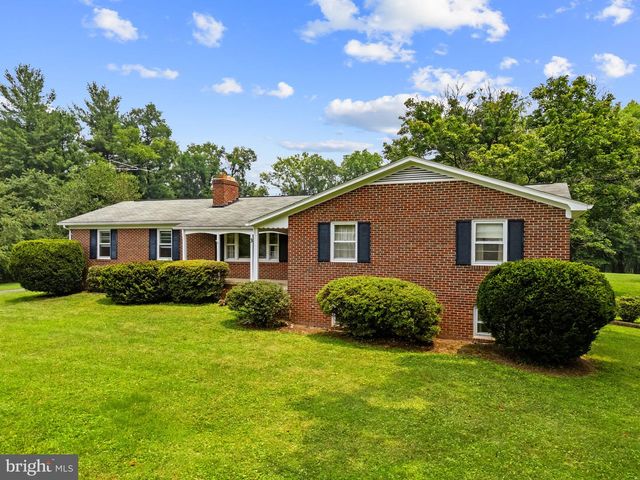 3 S HUGHES ST, Hamilton, VA 20158