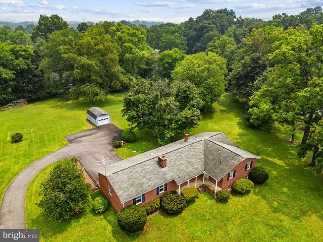 3 S HUGHES ST, Hamilton, VA 20158
