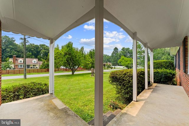 3 S HUGHES ST, Hamilton, VA 20158