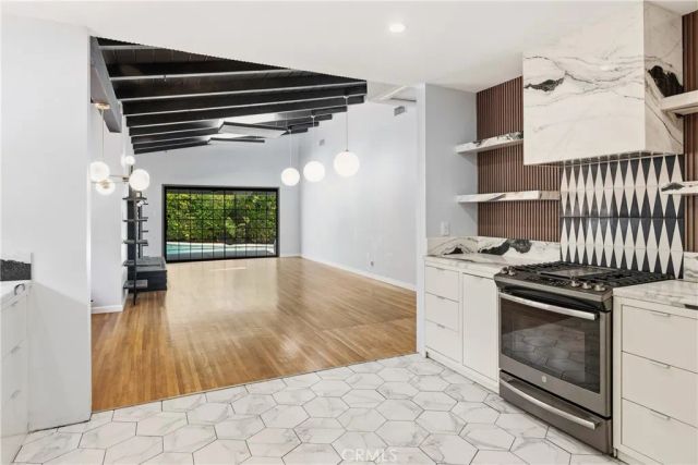 5650 Maynard, Los Angeles, CA 91367