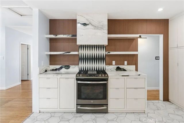 5650 Maynard, Los Angeles, CA 91367