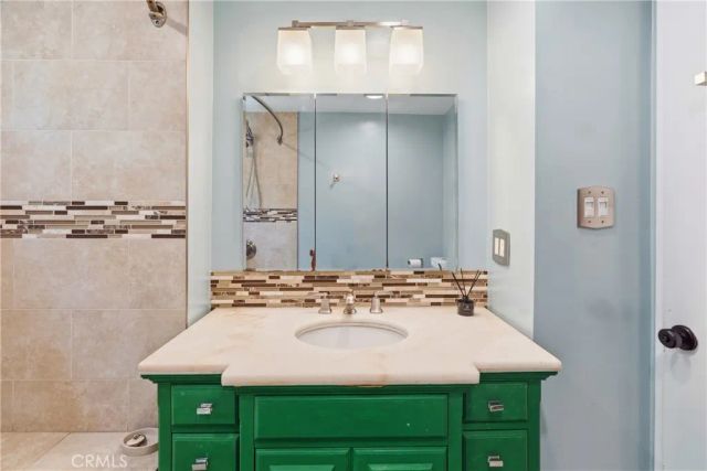 5650 Maynard, Los Angeles, CA 91367