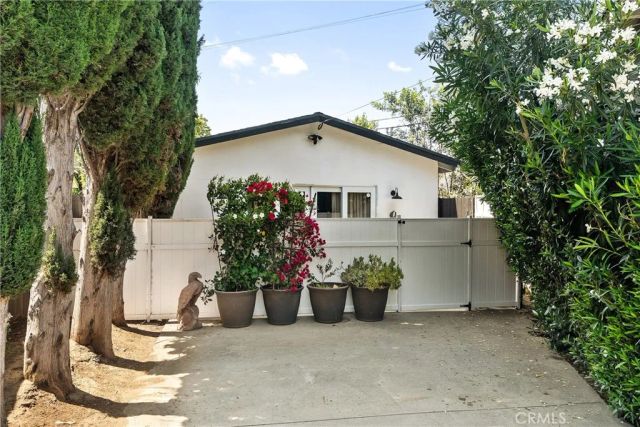 5650 Maynard, Los Angeles, CA 91367