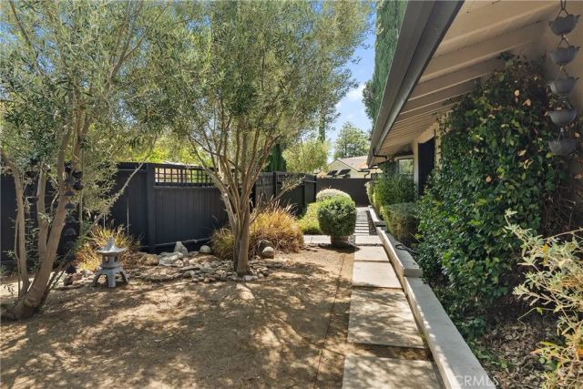 5650 Maynard, Los Angeles, CA 91367
