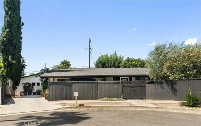 5650 Maynard, Los Angeles, CA 91367