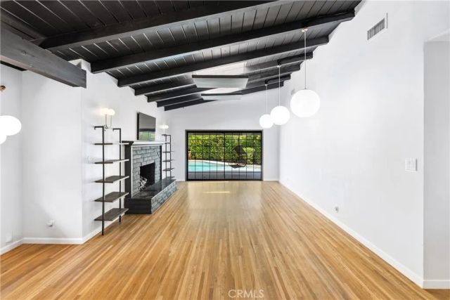 5650 Maynard, Los Angeles, CA 91367