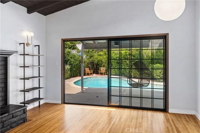 5650 Maynard, Los Angeles, CA 91367