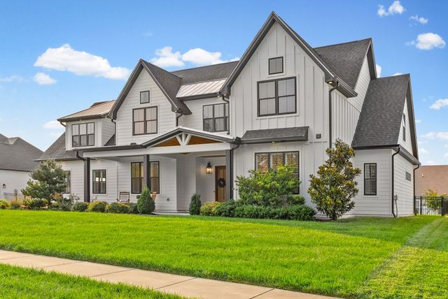 863 Shady Bluff Trail, Clarksville, TN 37043