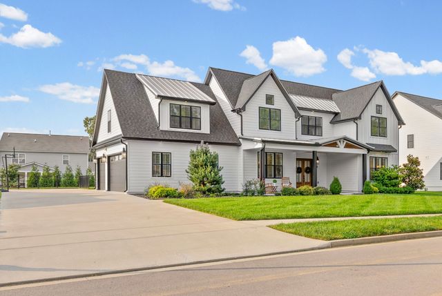 863 Shady Bluff Trail, Clarksville, TN 37043