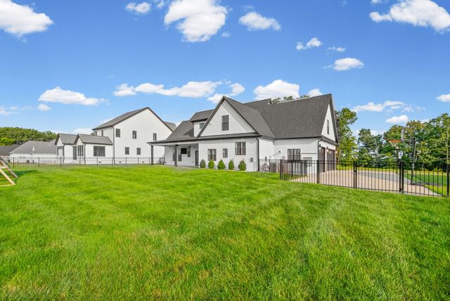 863 Shady Bluff Trail, Clarksville, TN 37043