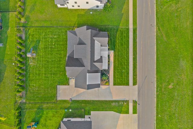 863 Shady Bluff Trail, Clarksville, TN 37043
