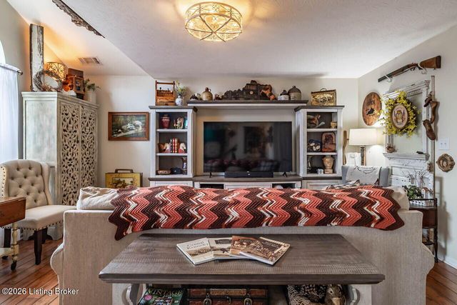 801 Justin Trail, Mt Washington, KY 40047