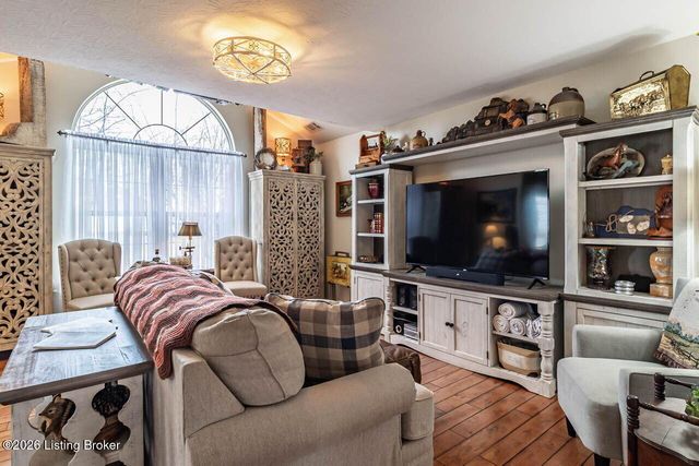 801 Justin Trail, Mt Washington, KY 40047