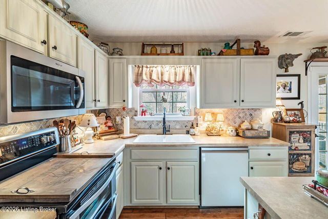 801 Justin Trail, Mt Washington, KY 40047