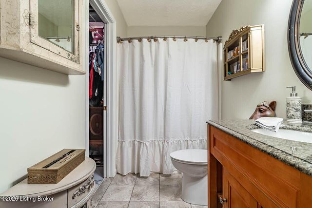 801 Justin Trail, Mt Washington, KY 40047