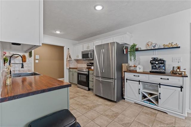 159 Whistling Pine Drive, Raeford, NC 28376