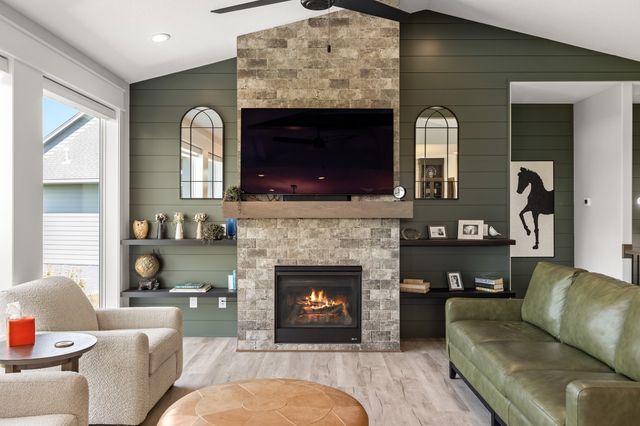 2310 Autumn Blaze Drive, Norwalk, IA 50211