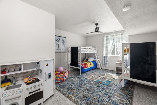2310 Autumn Blaze Drive, Norwalk, IA 50211