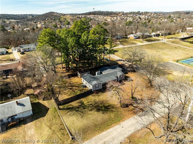 23 Crape Myrtle, Van Buren, AR 72956