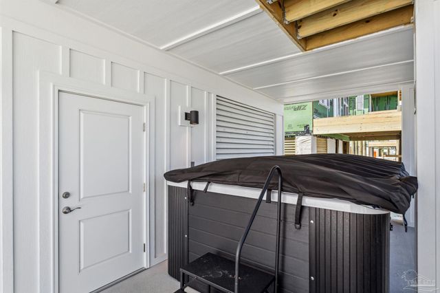 216 Clipper Dr, Pensacola, FL 32507