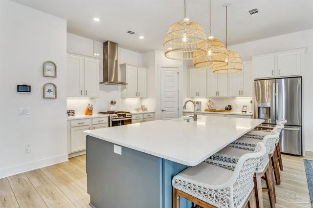 216 Clipper Dr, Pensacola, FL 32507