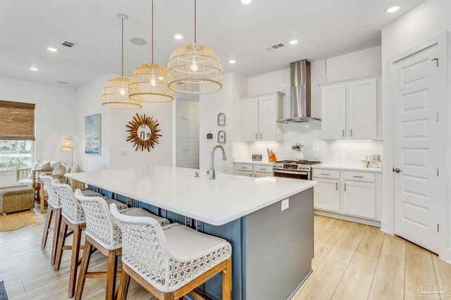 216 Clipper Dr, Pensacola, FL 32507