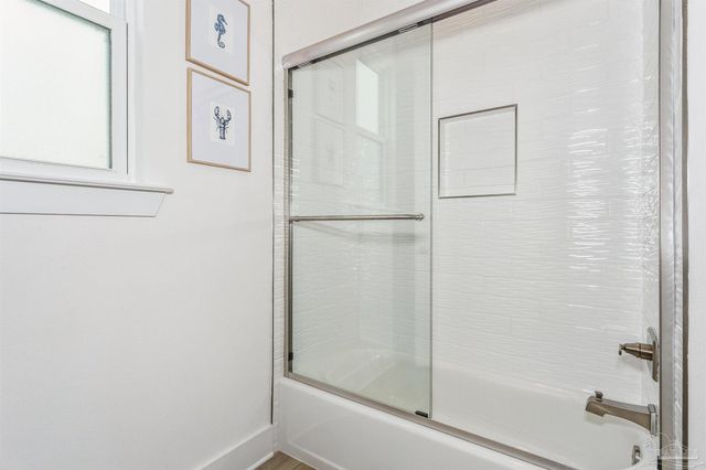 216 Clipper Dr, Pensacola, FL 32507