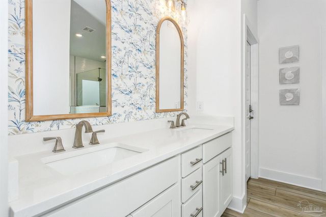 216 Clipper Dr, Pensacola, FL 32507