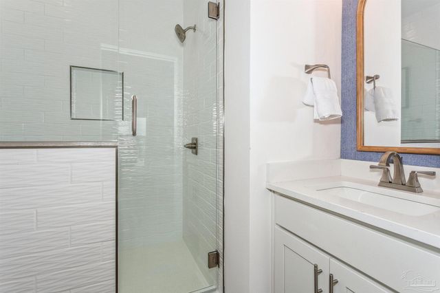 216 Clipper Dr, Pensacola, FL 32507