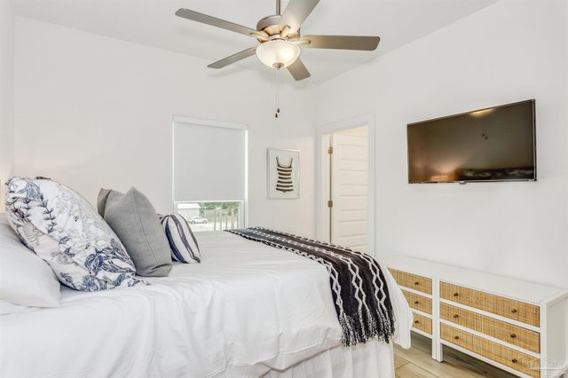 216 Clipper Dr, Pensacola, FL 32507