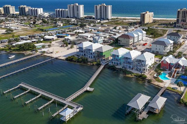 216 Clipper Dr, Pensacola, FL 32507