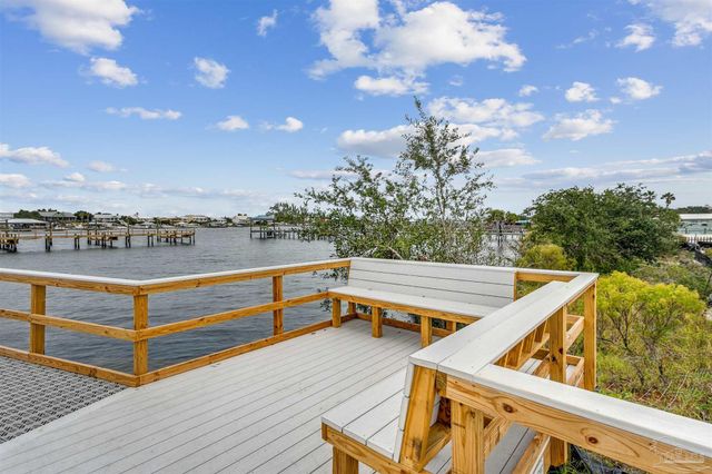 216 Clipper Dr, Pensacola, FL 32507