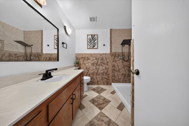 6 Datoro Ct, Sacramento, CA 95833
