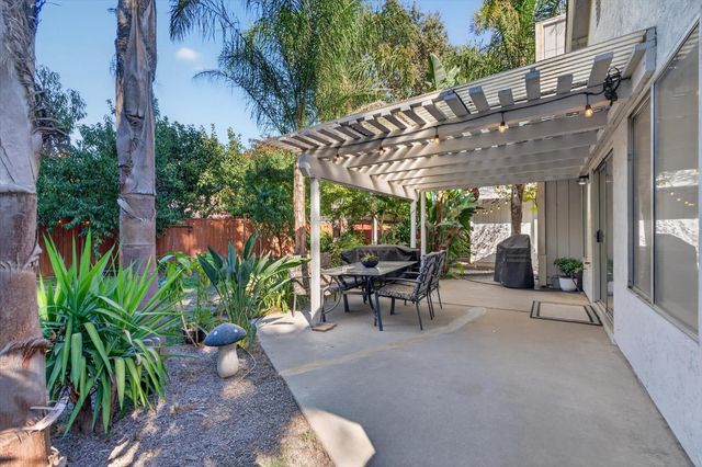 6 Datoro Ct, Sacramento, CA 95833