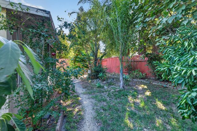 6 Datoro Ct, Sacramento, CA 95833
